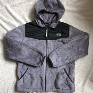 Girl’s North Face Oso Hoodie in Meld Gray
